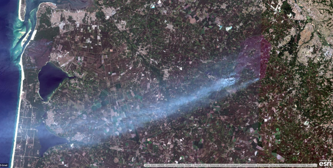 RGB-Echtfarbenbild aus Sentinel-2-Daten für zwei Brandflächen südlich von Bordeaux.